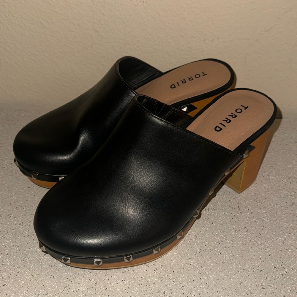 Torrid Studded Clog Heels Size‎ 8 Wide Width
